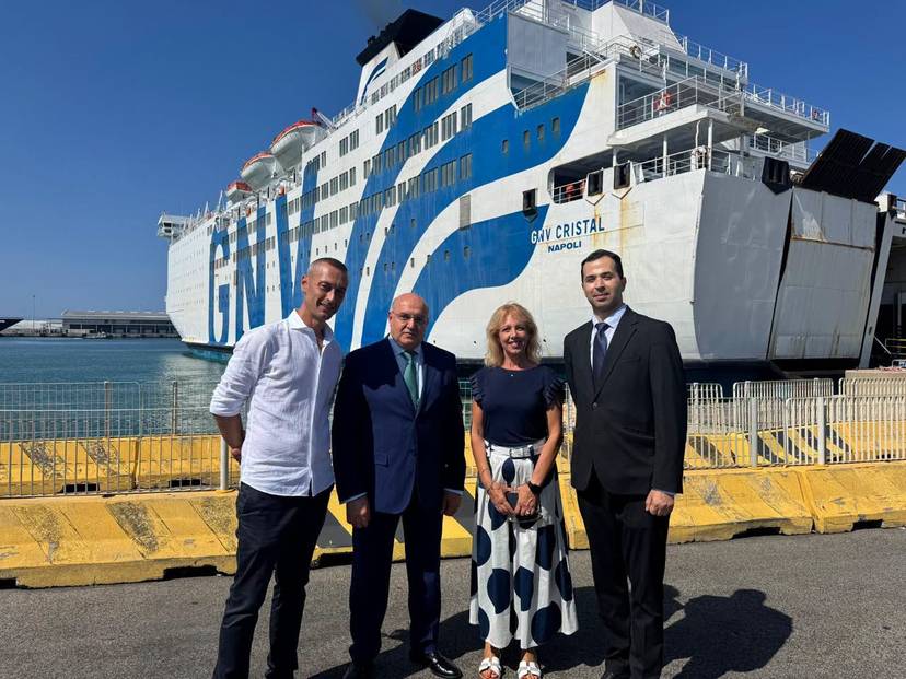 الرحلة الافتتاحية للخط البحري الجديد الذي دشّنته الشركة الإيطالية GNV (Grandi Navi Veloci)، والرابط بين ميناء تشيفيتافيكيا (روما) وميناء عنابة (الجزائر)